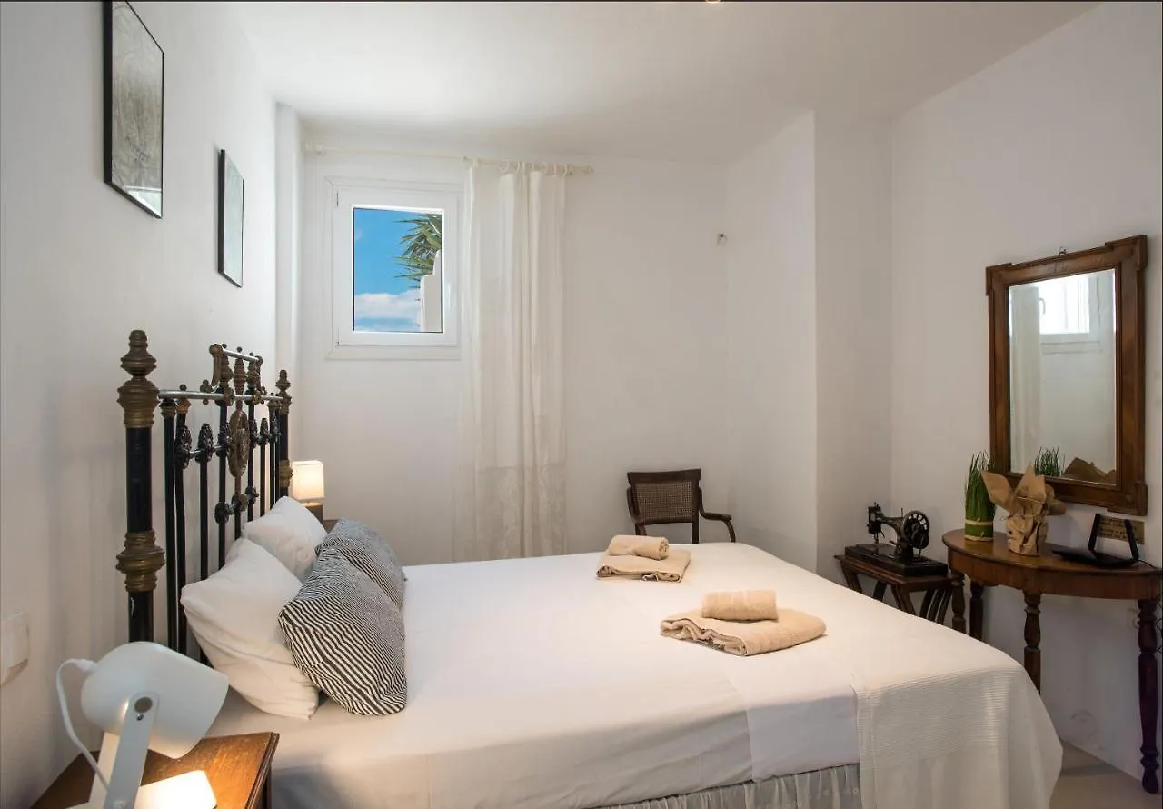 Lea Lodge 3 Mykonos Merchia Beach